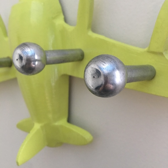 Light green plane wall hook - Picture 5 of 12